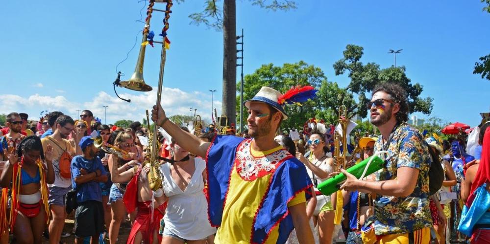 Bloco da Laje animou foliões neste domingo | Foto: Alina Souza