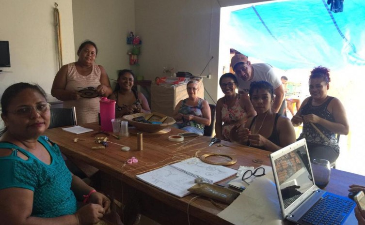 Associação Dianapolina de Artesãs (ADA) foi responsável pela produção das peças de Capim Dourado que adornaram roupa da posse da primeira dama do Brasil, Janja Silva - Foto: Divulgação