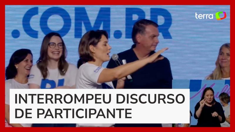 Michelle 'dá bronca' em Bolsonaro por entrar 'antes da hora' em evento: 'Mito depois, agora não'